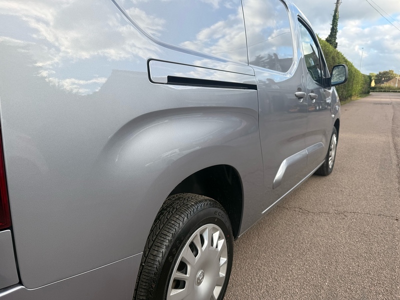 Vauxhall 1.5 Turbo D 2300 Pro L2 H1 LWB PANEL VAN 1.5 6dr Panel Van Manual Diesel