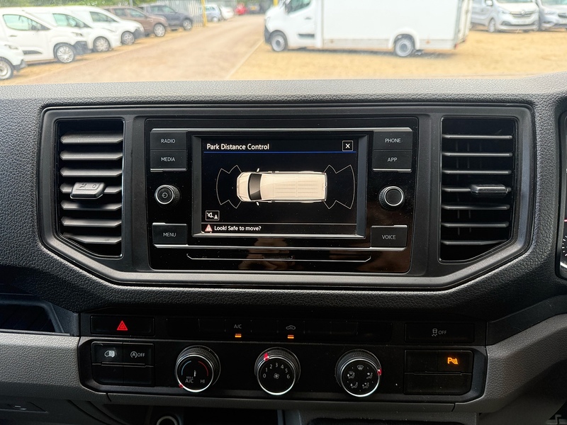 Volkswagen 2.0 TDI CR35 Trendline  L3 LWB PANEL VAN - WHITE 2.0 5dr Panel Van Manual Diesel