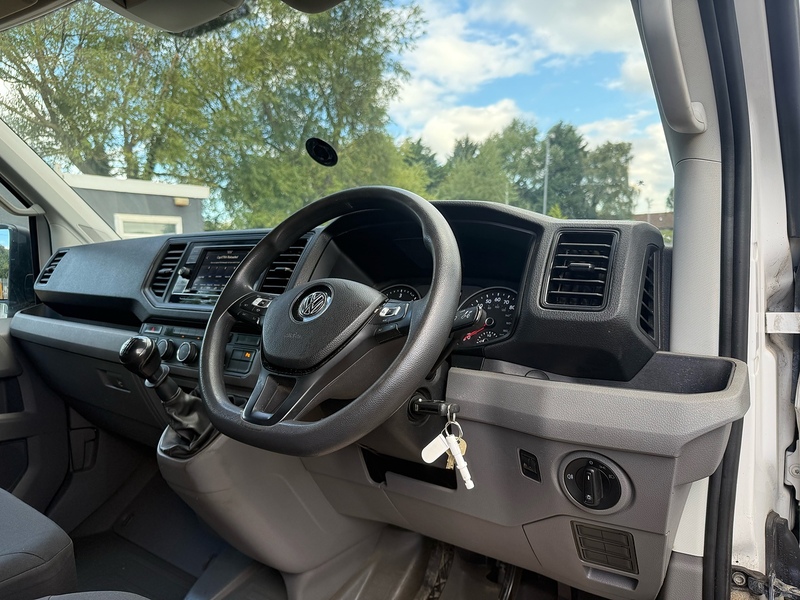 Volkswagen 2.0 TDI CR35 Trendline  L3 LWB PANEL VAN - WHITE 2.0 5dr Panel Van Manual Diesel