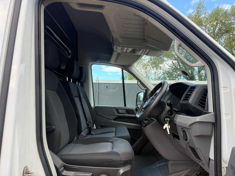 Volkswagen 2.0 TDI CR35 Trendline  L3 LWB PANEL VAN - WHITE 2.0 5dr Panel Van Manual Diesel