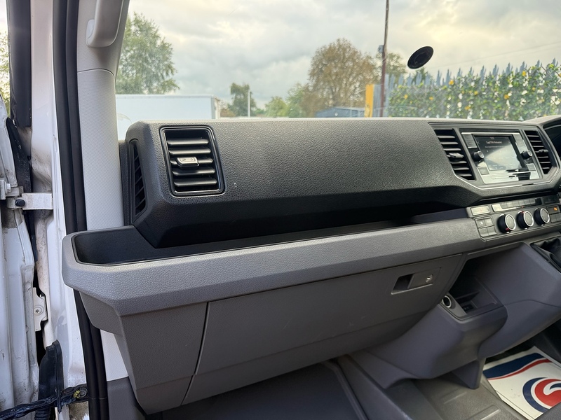 Volkswagen 2.0 TDI CR35 Trendline  L3 LWB PANEL VAN - WHITE 2.0 5dr Panel Van Manual Diesel