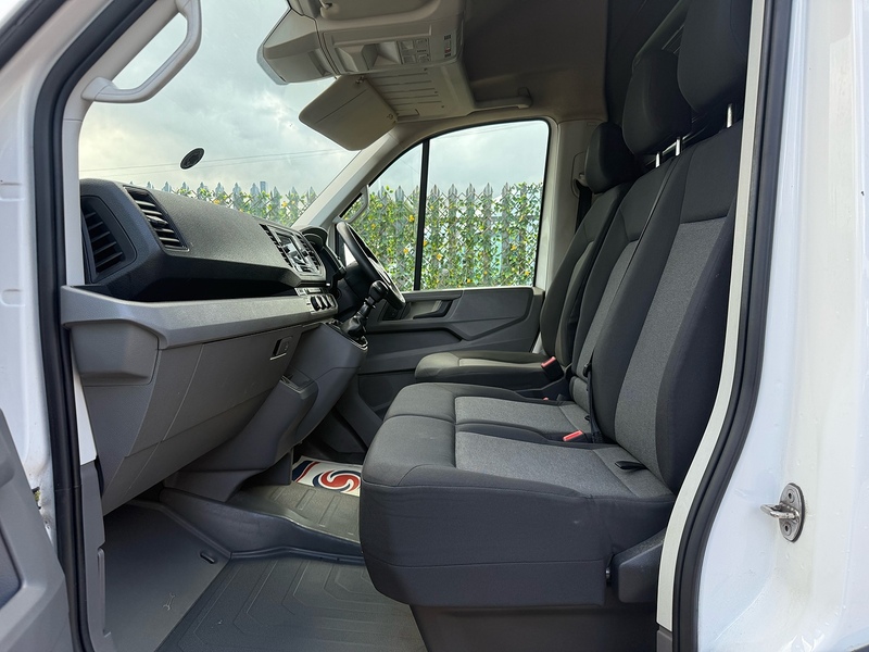 Volkswagen 2.0 TDI CR35 Trendline  L3 LWB PANEL VAN - WHITE 2.0 5dr Panel Van Manual Diesel