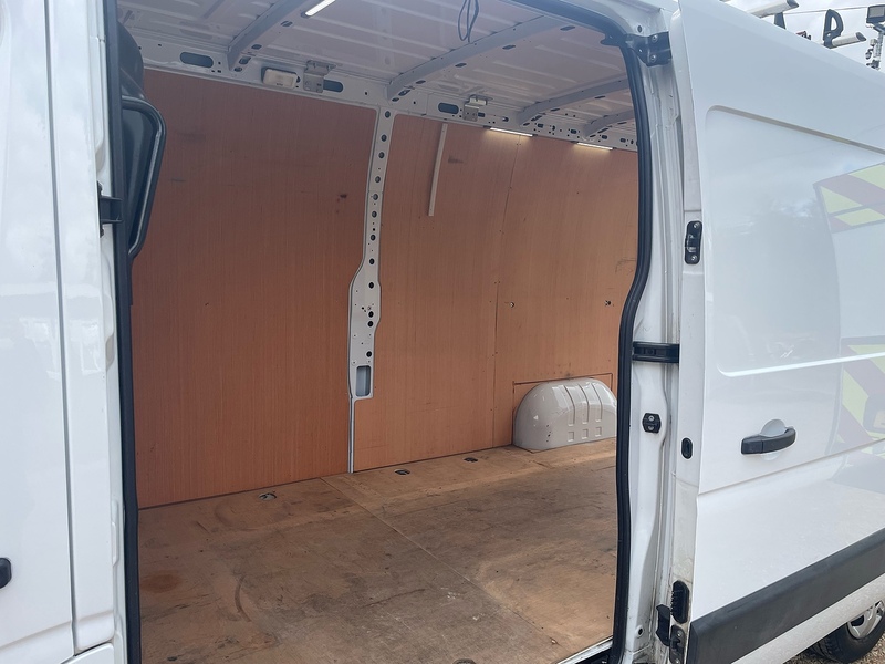Renault 35 2.3 Dci  Business+ 2.3 L3 LWB PANEL VAN - WHITE 2.3 3dr Panel Van Manual Diesel