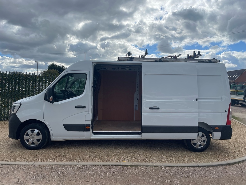 Renault 35 2.3 Dci  Business+ 2.3 L3 LWB PANEL VAN - WHITE 2.3 3dr Panel Van Manual Diesel