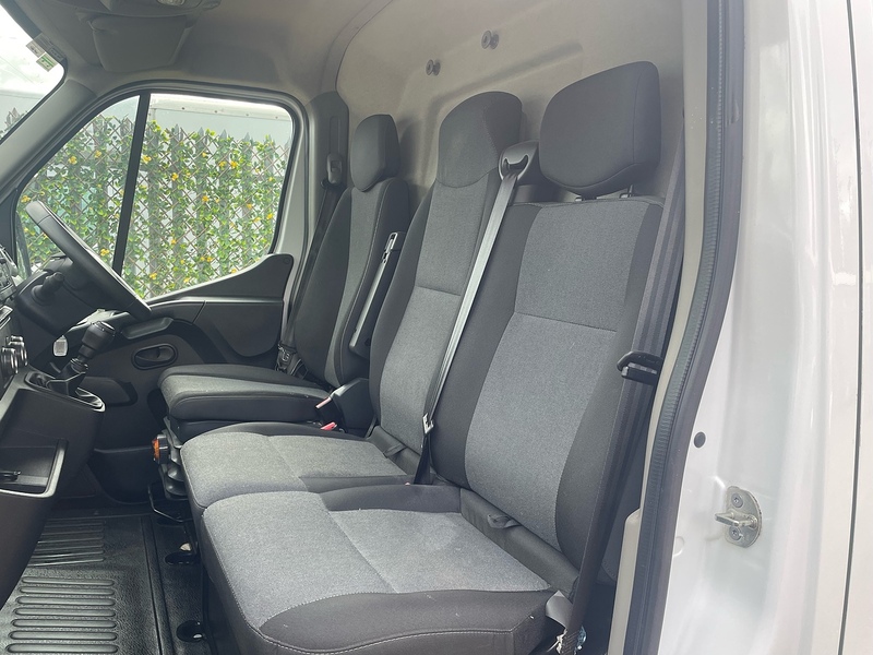 Renault 35 2.3 Dci  Business+ 2.3 L3 LWB PANEL VAN - WHITE 2.3 3dr Panel Van Manual Diesel