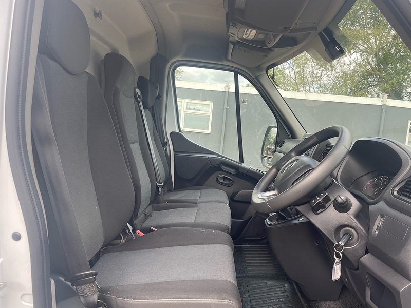 Renault 35 2.3 Dci  Business+ 2.3 L3 LWB PANEL VAN - WHITE 2.3 3dr Panel Van Manual Diesel