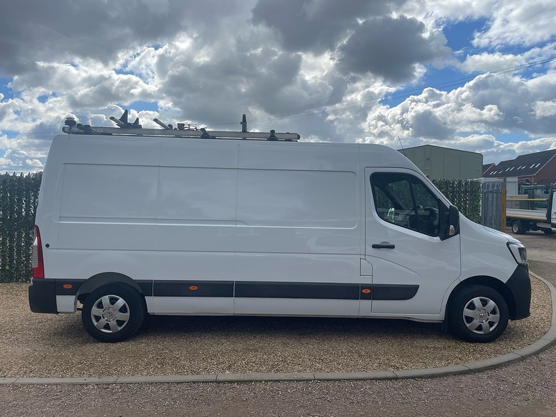 Renault 35 2.3 Dci  Business+ 2.3 L3 LWB PANEL VAN - WHITE 2.3 3dr Panel Van Manual Diesel
