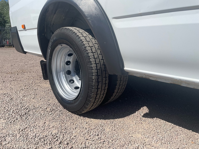 Ford 430 2.2 TDCi LWB 17 SEATER MINIBUS