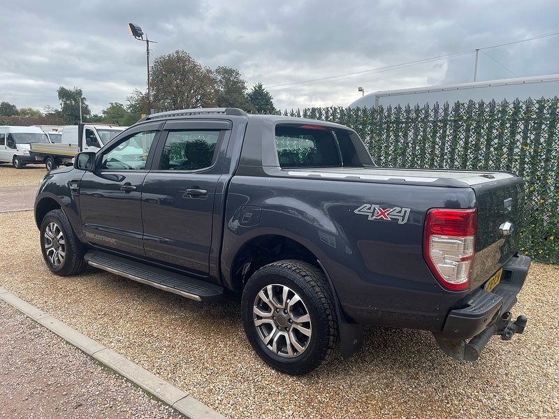 Ford 3.2 TDCi Wildtrak 3.2 4x4 DOUBLE CAB PICKUP TRUCK WITH CANOPY - AUTOMATIC 3.2 4dr Pickup Automatic Diesel