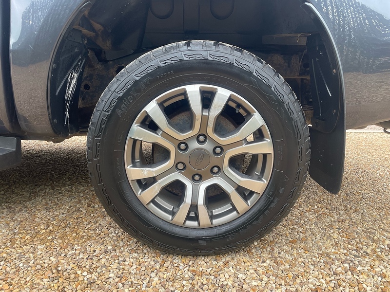 Ford 3.2 TDCi Wildtrak 3.2 4x4 DOUBLE CAB PICKUP TRUCK WITH CANOPY - AUTOMATIC 3.2 4dr Pickup Automatic Diesel