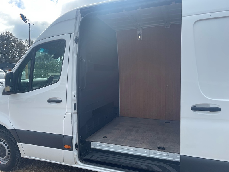 Mercedes-Benz 315 2.0 CDI Progressive L3 LWB PANEL VAN 2.0 5dr Panel Van Manual Diesel