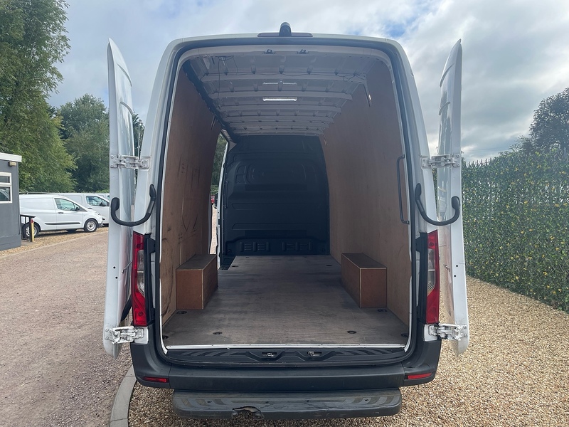 Mercedes-Benz 315 2.0 CDI Progressive L3 LWB PANEL VAN 2.0 5dr Panel Van Manual Diesel