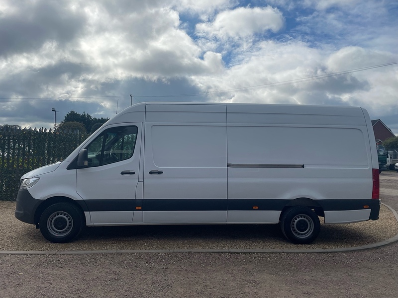 Mercedes-Benz 315 2.0 CDI Progressive L3 LWB PANEL VAN 2.0 5dr Panel Van Manual Diesel