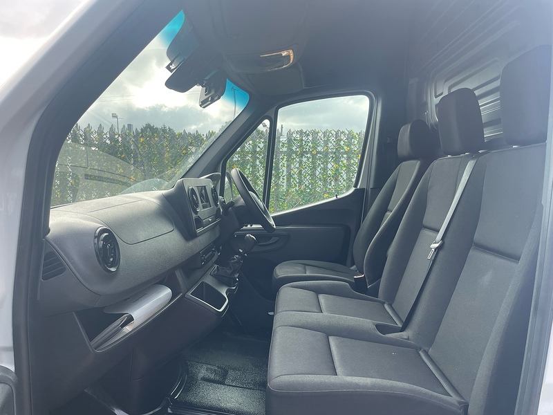 Mercedes-Benz 315 2.0 CDI Progressive L3 LWB PANEL VAN 2.0 5dr Panel Van Manual Diesel