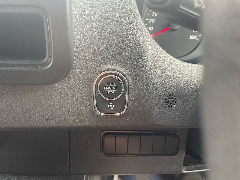 Mercedes-Benz 315 2.0 CDI Progressive L3 LWB PANEL VAN 2.0 5dr Panel Van Manual Diesel