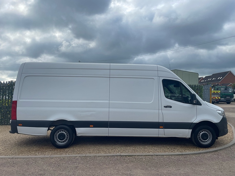 Mercedes-Benz 315 2.0 CDI Progressive L3 LWB PANEL VAN 2.0 5dr Panel Van Manual Diesel