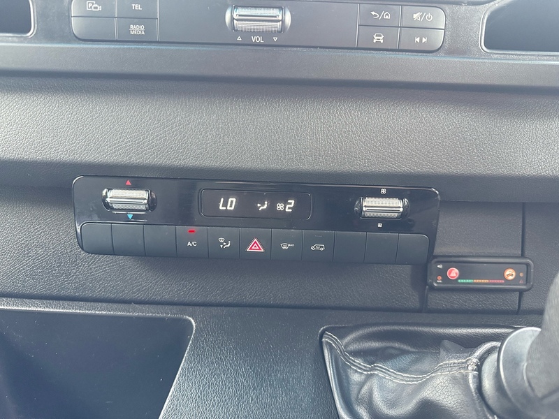 Mercedes-Benz 315 2.0 CDI Progressive L3 LWB PANEL VAN