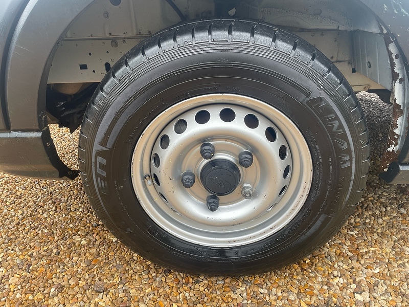 Ford 350 2.0 EcoBlue Leader XLWB L4 14FT DROPSIDE TAIL LIFT TRAFFIC MANAGEMENT SPEC