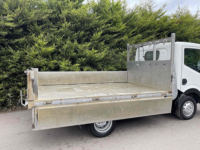 Nissan 35.14 2.5 dCi MWB S/C TIPPER DRW