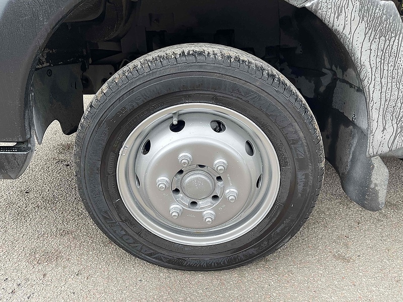 Nissan 35.14 2.5 dCi MWB S/C TIPPER DRW