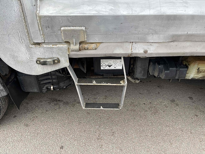 Nissan 35.14 2.5 dCi MWB S/C TIPPER DRW