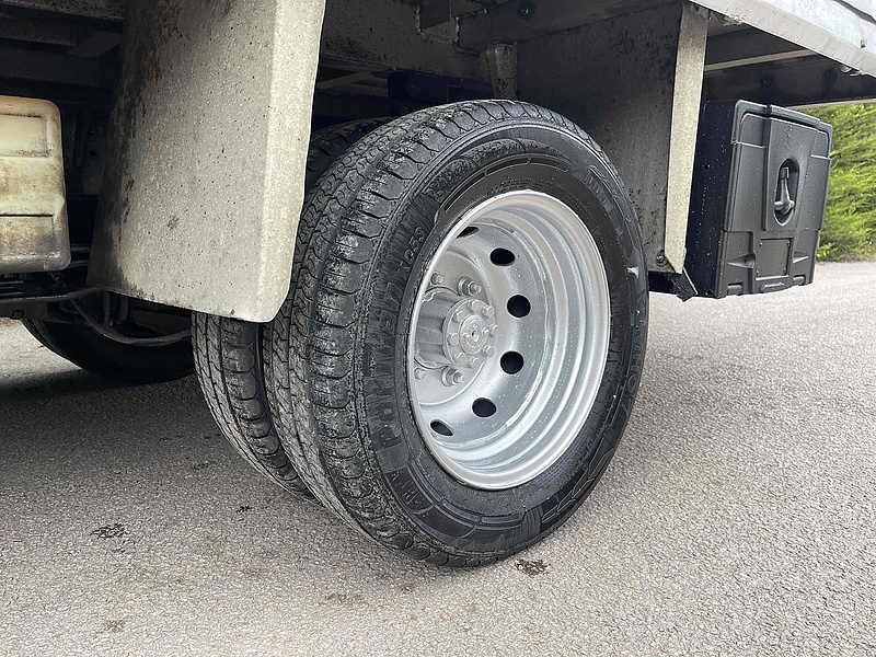 Nissan 35.14 2.5 dCi MWB S/C TIPPER DRW