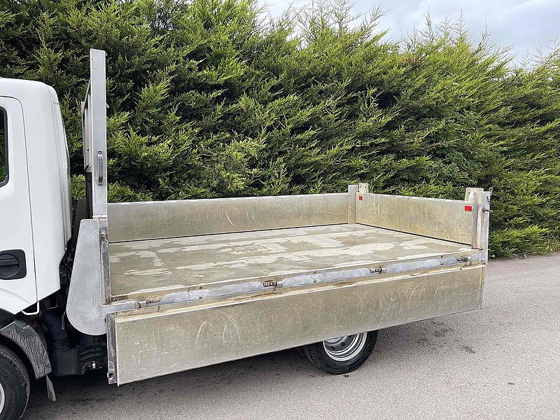 Nissan 35.14 2.5 dCi MWB S/C TIPPER DRW