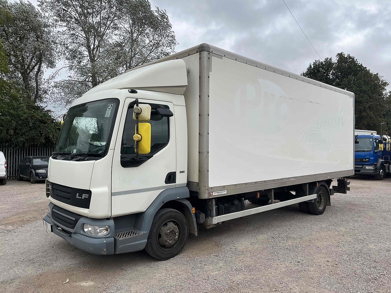 DAF Box Lorry With Taillift 4.5 2dr Box Lorry Automatic Diesel