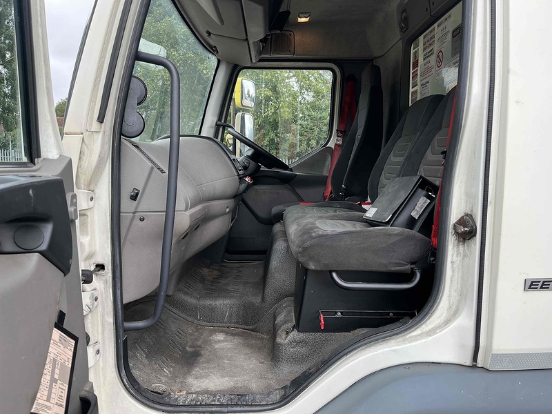 DAF Box Lorry With Taillift 4.5 2dr Box Lorry Automatic Diesel