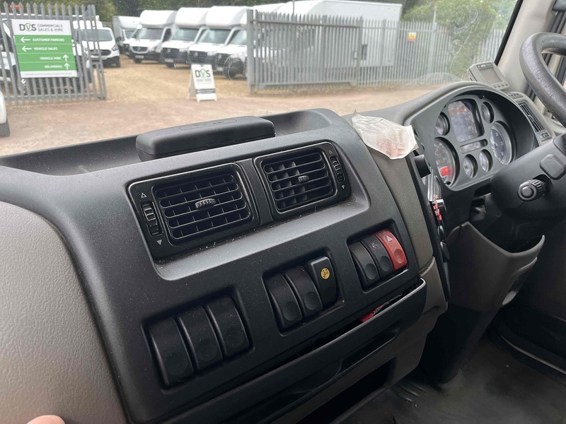 DAF Box Lorry With Taillift 4.5 2dr Box Lorry Automatic Diesel