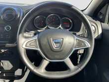 Dacia Sandero 1.0 SCe Essential Euro 6 5dr - U5241