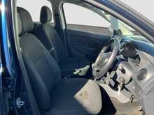 Dacia Sandero 1.0 SCe Essential Euro 6 5dr - U5241
