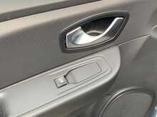 Renault Clio DCI 90 - U5528