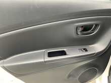 Toyota Yaris Vvt-I Icon M-Drive S - U5950