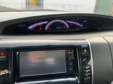 Toyota Estima Aeras - U5970