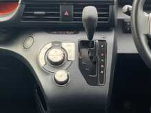 Toyota Sienta G - U6172