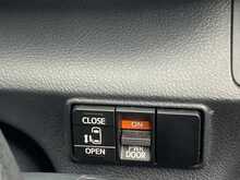 Toyota Sienta G - U6172