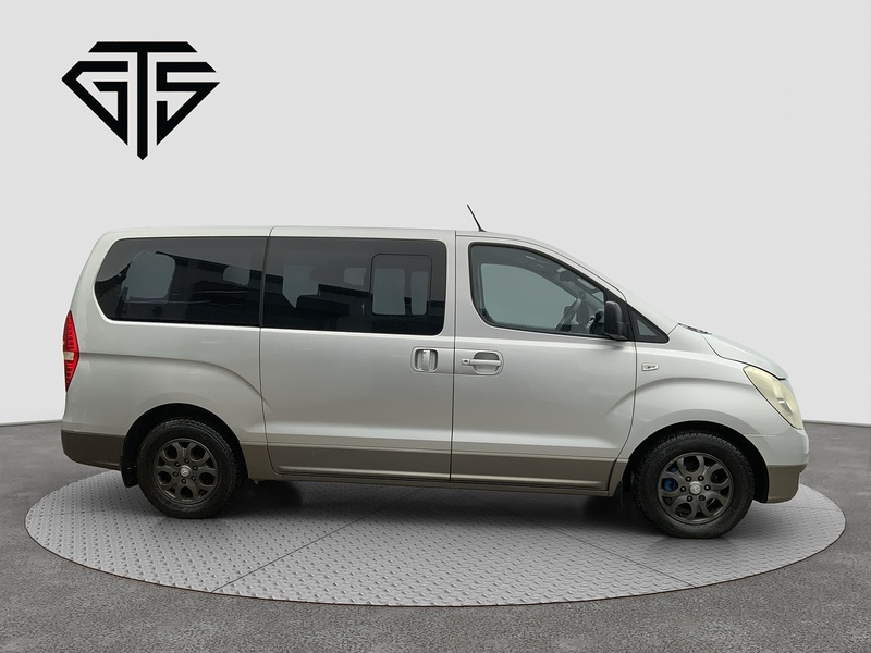 Hyundai i800 CRDi Style - U6207