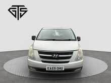 Hyundai i800 CRDi Style - U6207