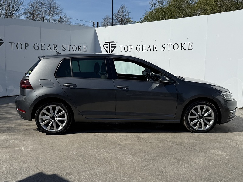 Volkswagen Golf TSI - U6217