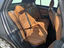 Volkswagen Golf TSI - U6217