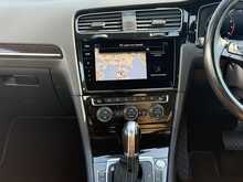 Volkswagen Golf TSI - U6217