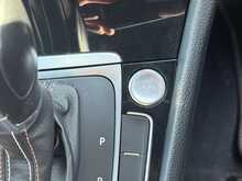 Volkswagen Golf TSI - U6217