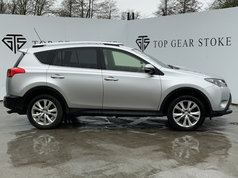 Toyota RAV4 D-4D Invincible - U6413