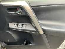 Toyota RAV4 D-4D Invincible - U6413