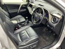 Toyota RAV4 D-4D Invincible - U6413