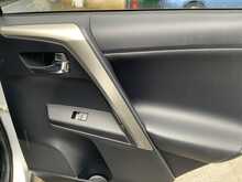 Toyota RAV4 D-4D Invincible - U6413