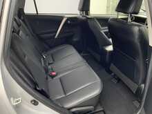 Toyota RAV4 D-4D Invincible - U6413