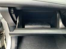 Toyota RAV4 D-4D Invincible - U6413