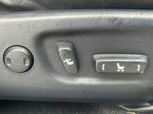 Toyota RAV4 D-4D Invincible - U6413